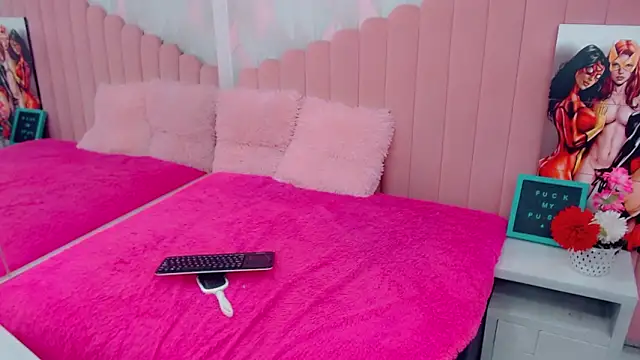 Snapshot of party_girl_skiny chatting on February 2, 2026, 4:44 am party girl skiny online show from February 2, 2026, 4:44 am