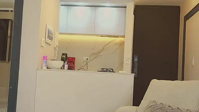 AbrilColls  online show from November 4, 2025, 6:45 am