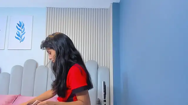 luly dreams online show from June 12, 2026, 11:31 am