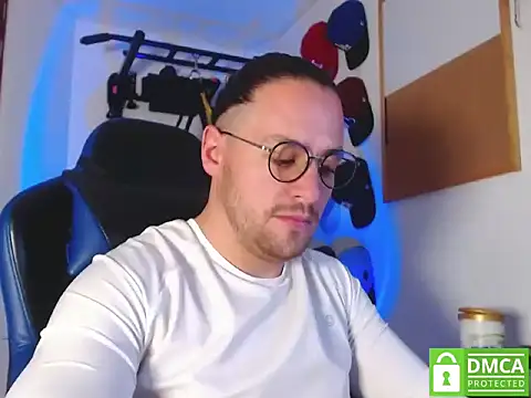 Snapshot of kurt_xx chatting on October 13, 2025, 10:37 am kurt xx online show from October 13, 2025, 10:37 am