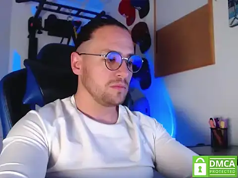 Snapshot of kurt_xx chatting on October 13, 2025, 11:05 pm kurt xx online show from October 13, 2025, 11:05 pm