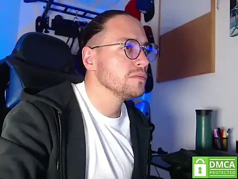 Snapshot of kurt_xx chatting on October 20, 2025, 6:58 am kurt xx online show from October 20, 2025, 6:58 am