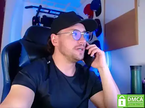 Snapshot of kurt_xx chatting on October 21, 2025, 7:36 pm kurt xx online show from October 21, 2025, 7:36 pm