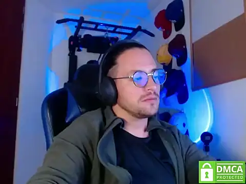 Snapshot of kurt_xx chatting on October 24, 2025, 12:30 am kurt xx online show from October 24, 2025, 12:30 am