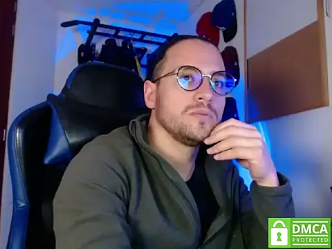 Snapshot of kurt_xx chatting on October 28, 2025, 12:52 pm kurt xx online show from October 28, 2025, 12:52 pm