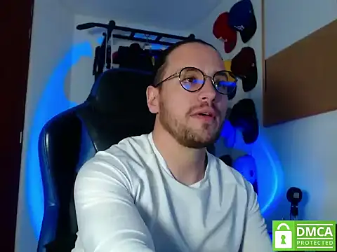 Snapshot of kurt_xx chatting on November 5, 2025, 3:06 am kurt xx online show from November 5, 2025, 3:06 am