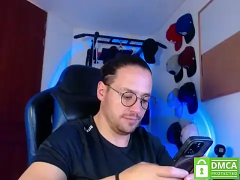 Snapshot of kurt_xx chatting on November 5, 2025, 3:12 pm kurt xx online show from November 5, 2025, 3:12 pm