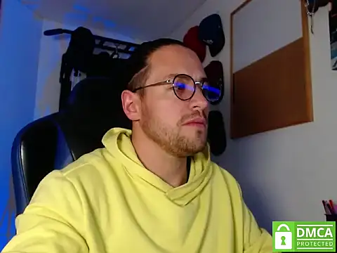 Snapshot of kurt_xx chatting on November 7, 2025, 8:36 am kurt xx online show from November 7, 2025, 8:36 am