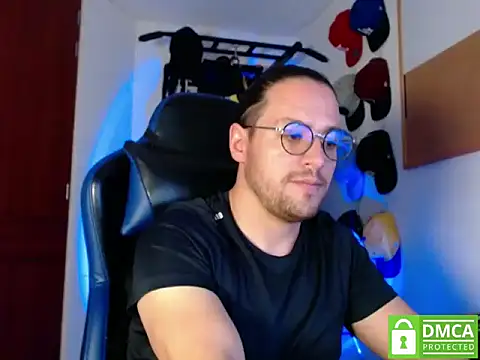 Snapshot of kurt_xx chatting on November 8, 2025, 2:06 pm kurt xx online show from November 8, 2025, 2:06 pm