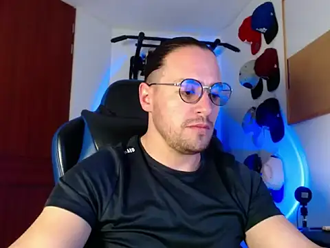 Snapshot of kurt_xx chatting on November 24, 2025, 3:34 pm kurt xx online show from November 24, 2025, 3:34 pm