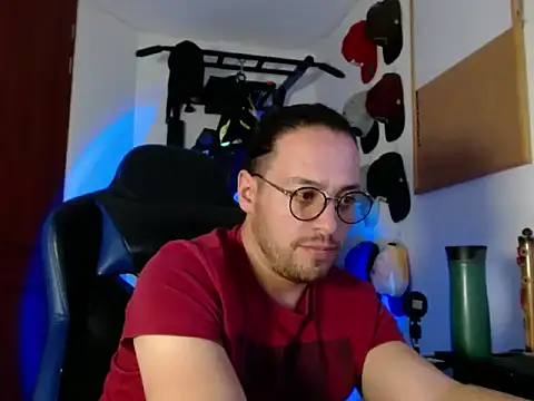 Snapshot of kurt_xx chatting on December 1, 2025, 6:57 pm kurt xx online show from December 1, 2025, 6:57 pm