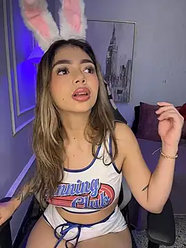 Snapshot of HoneyMollyX chatting on October 20, 2025, 1:00 pm HoneyMollyX online show from October 20, 2025, 1:00 pm