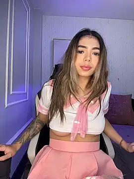 Snapshot of HoneyMollyX chatting on October 22, 2025, 1:00 pm HoneyMollyX online show from October 22, 2025, 1:00 pm