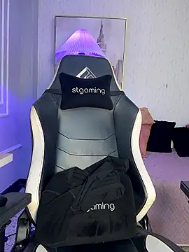 Snapshot of HoneyMollyX chatting on October 25, 2025, 1:07 pm HoneyMollyX online show from October 25, 2025, 1:07 pm