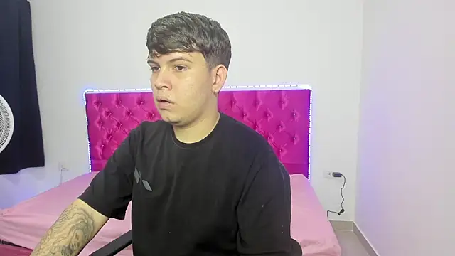 bryan master77 online show from October 12, 2025, 2:32 am