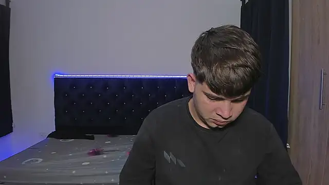 bryan master77 online show from November 21, 2025, 11:58 pm