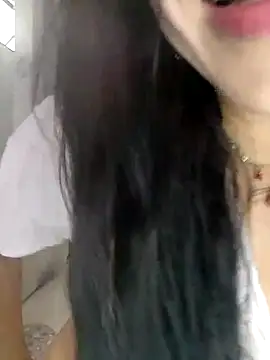 Snapshot of you_yuyuu chatting on October 27, 2025, 4:22 pm you yuyuu online show from October 27, 2025, 4:22 pm