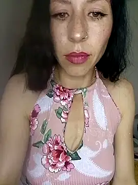 Snapshot of you_yuyuu chatting on November 6, 2025, 9:15 pm you yuyuu online show from November 6, 2025, 9:15 pm