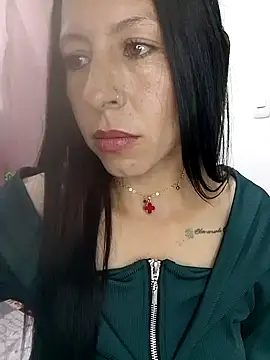 Snapshot of you_yuyuu chatting on November 9, 2025, 8:07 pm you yuyuu online show from November 9, 2025, 8:07 pm