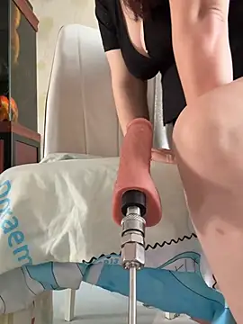 weiww1995 online show from March 10, 2026, 2:05 am