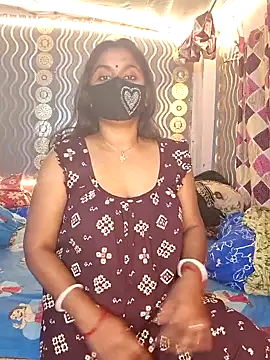 Snapshot of Sweet-Maddlina chatting on November 23, 2025, 3:17 am Sweet-Maddlina online show from November 23, 2025, 3:17 am