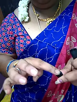 Snapshot of sweetrevathi chatting on October 17, 2025, 4:42 pm sweetrevathi online show from October 17, 2025, 4:42 pm