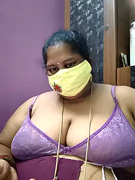 Snapshot of sweetrevathi chatting on October 26, 2025, 10:10 am sweetrevathi online show from October 26, 2025, 10:10 am