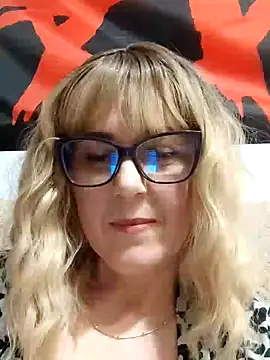 Amelialove42 online show from February 16, 2026, 9:00 pm