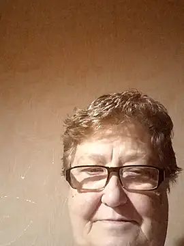 Katherine735 online show from December 18, 2025, 10:05 pm