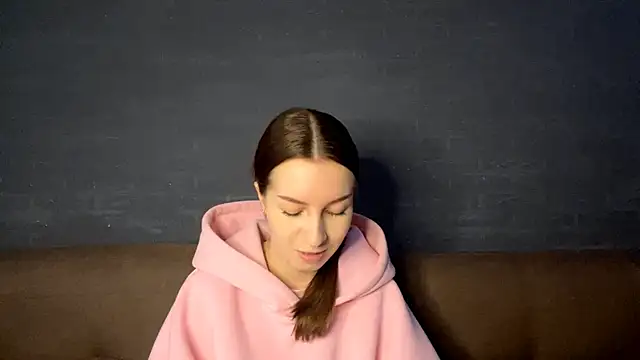 Snapshot of LingNikkel chatting on November 2, 2025, 10:06 am LingNikkel online show from November 2, 2025, 10:06 am