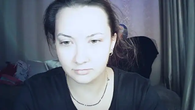 MoodieMira online show from April 21, 2026, 6:01 pm