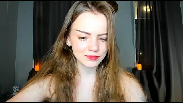 Snapshot of Olivia_Mensy chatting on October 9, 2025, 10:13 am Olivia Mensy online show from October 9, 2025, 10:13 am