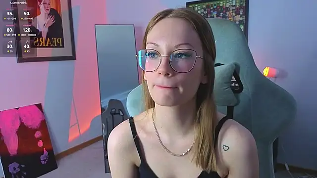 Snapshot of Edlin_gail chatting on November 21, 2025, 4:33 am Edlin gail online show from November 21, 2025, 4:33 am