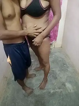 Snapshot of indian_Couple_1999 chatting on October 10, 2025, 5:45 pm indian Couple 1999 online show from October 10, 2025, 5:45 pm