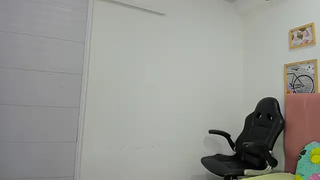 Snapshot of Dakota_evans18 chatting on November 17, 2025, 2:50 am Dakota evans18 online show from November 17, 2025, 2:50 am