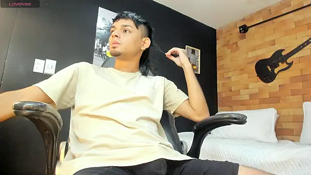 Snapshot of Kail_nil chatting on November 19, 2025, 2:44 am Kail nil online show from November 19, 2025, 2:44 am