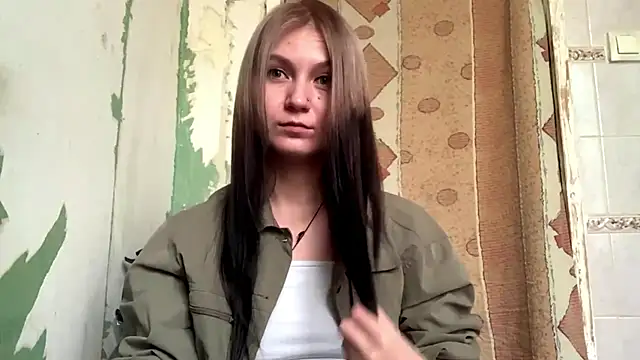 Snapshot of ArianeBhayani chatting on October 18, 2025, 9:43 am ArianeBhayani online show from October 18, 2025, 9:43 am