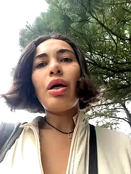 Snapshot of Taliliya chatting on October 27, 2025, 11:25 am Taliliya online show from October 27, 2025, 11:25 am