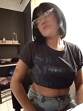 Snapshot of angie_rousse_ chatting on October 20, 2025, 1:33 pm angie rousse online show from October 20, 2025, 1:33 pm