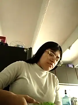 Snapshot of angie_rousse_ chatting on October 29, 2025, 1:24 pm angie rousse online show from October 29, 2025, 1:24 pm