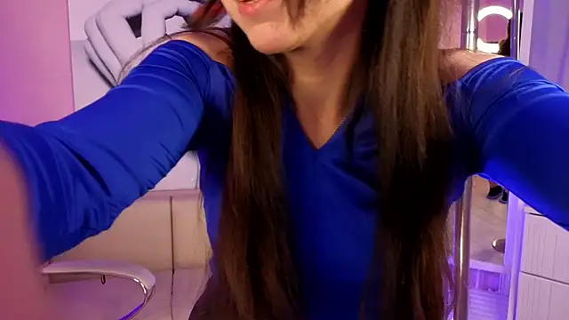 Snapshot of AkiraRH chatting on October 18, 2025, 10:49 am AkiraRH online show from October 18, 2025, 10:49 am