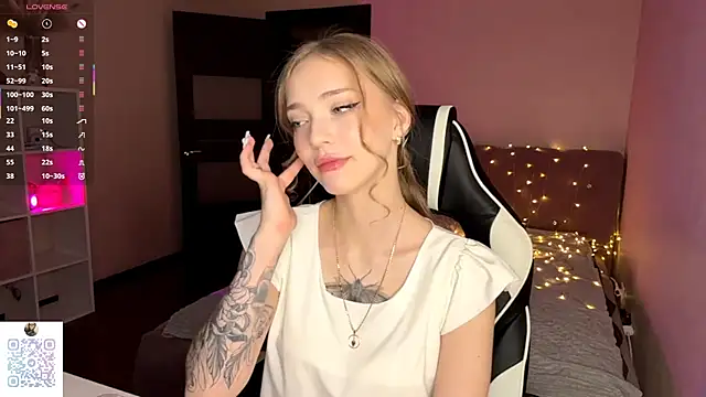 EvaPeace online show from December 21, 2025, 7:54 pm