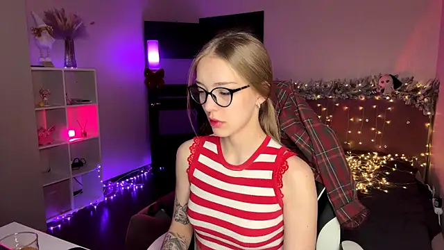 EvaPeace online show from January 13, 2026, 7:08 pm