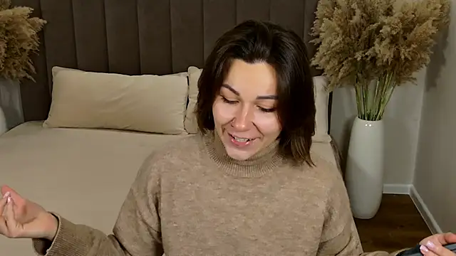 EdenSolis online show from November 11, 2025, 5:07 am