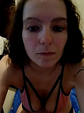 Snapshot of labellerose chatting on February 6, 2026, 6:11 pm labellerose online show from February 6, 2026, 6:11 pm