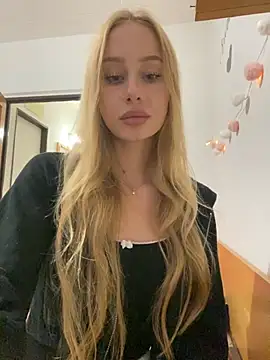 Snapshot of RemyStyles chatting on October 23, 2025, 4:17 pm RemyStyles online show from October 23, 2025, 4:17 pm