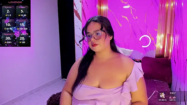 Snapshot of adara_sweet20 chatting on November 7, 2025, 7:14 pm adara sweet20 online show from November 7, 2025, 7:14 pm