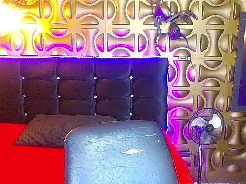 tinibunny online show from November 8, 2025, 7:23 pm