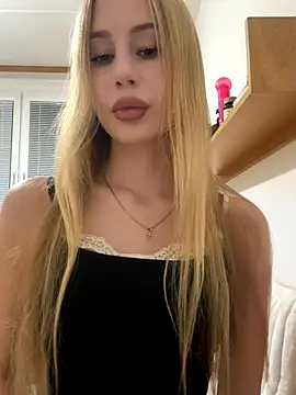 JudithCarly online show from November 20, 2025, 8:08 pm