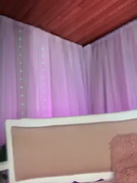 Snapshot of Swweet_Miia1 chatting on October 26, 2025, 8:37 pm Swweet Miia1 online show from October 26, 2025, 8:37 pm